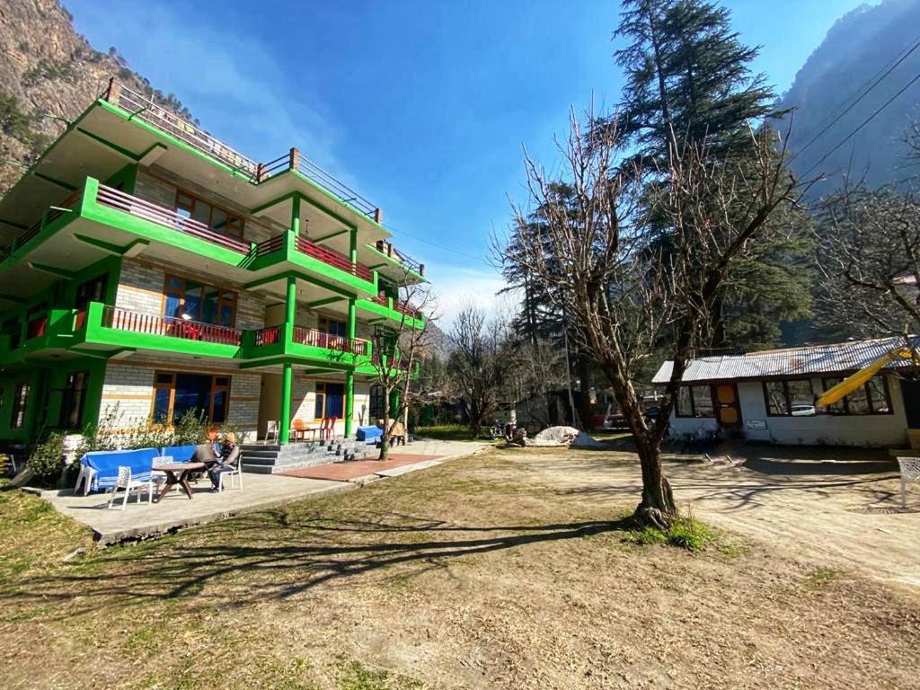 The Royal Orchard Kasol Hotel Exterior foto
