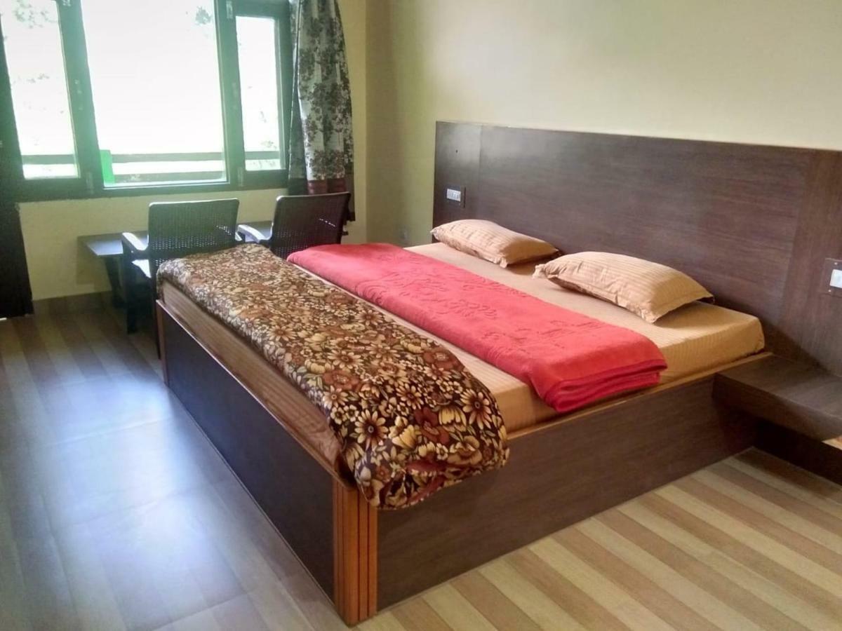 The Royal Orchard Kasol Hotel Exterior foto